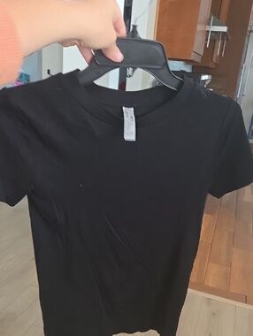 Source Unknown Black Short Sleeve Crewneck Tee